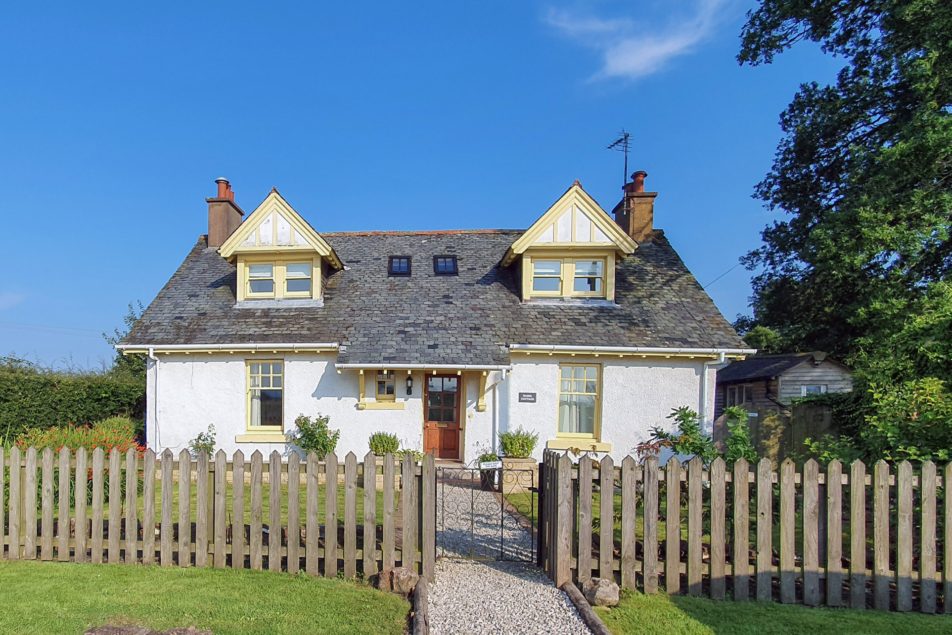 Rozel Cottage, Station Brae, Kippen, FK8 Halliday Homes