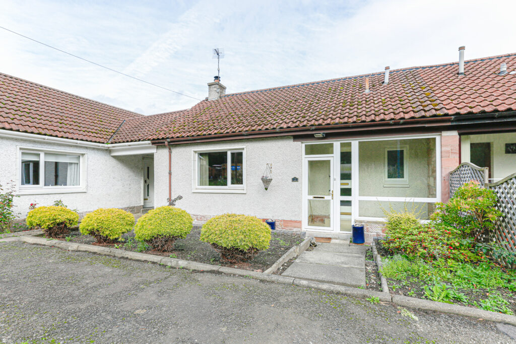 Laurie Place, Forestmill, Alloa, FK10 Halliday Homes