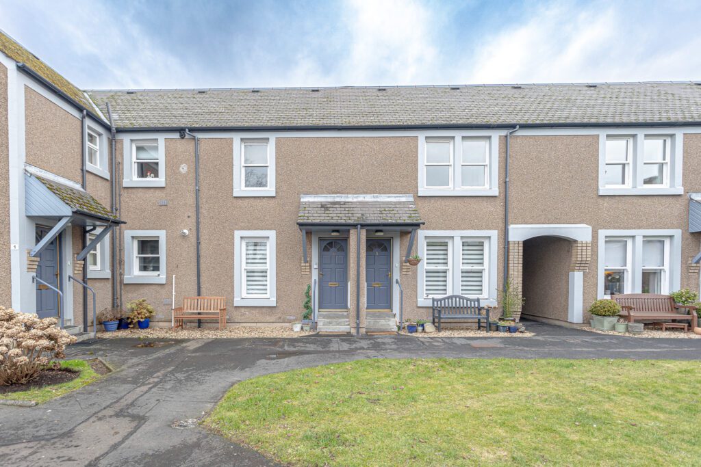 30 Coneyhill Road, Bridge of Allan, Stirling, FK9 4RH Halliday Homes