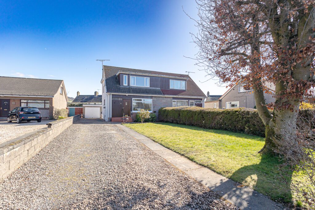 Inverallan Drive, Bridge of Allan, FK9 Halliday Homes