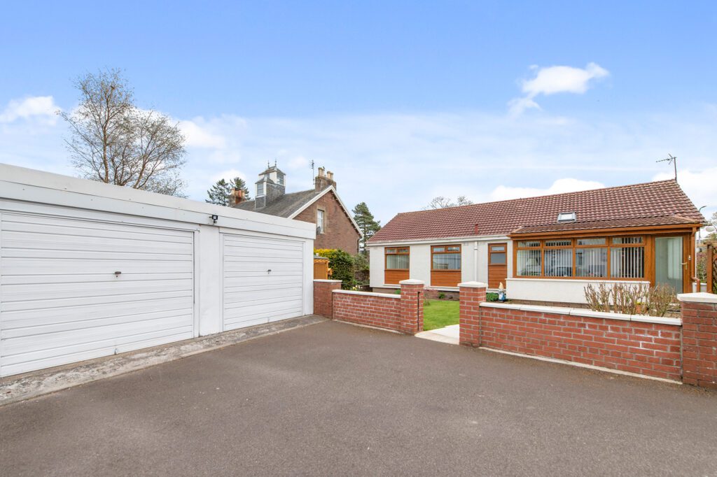 2 St Margarets Crescent 10