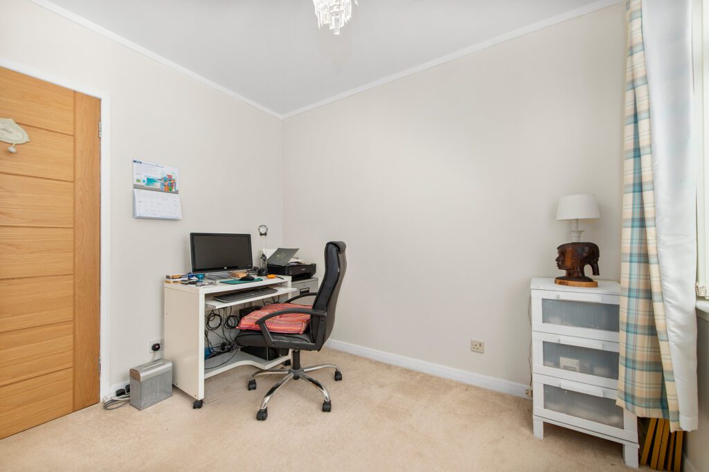 2 St Margarets Crescent 21