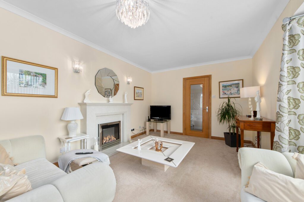 2 St Margarets Crescent 25