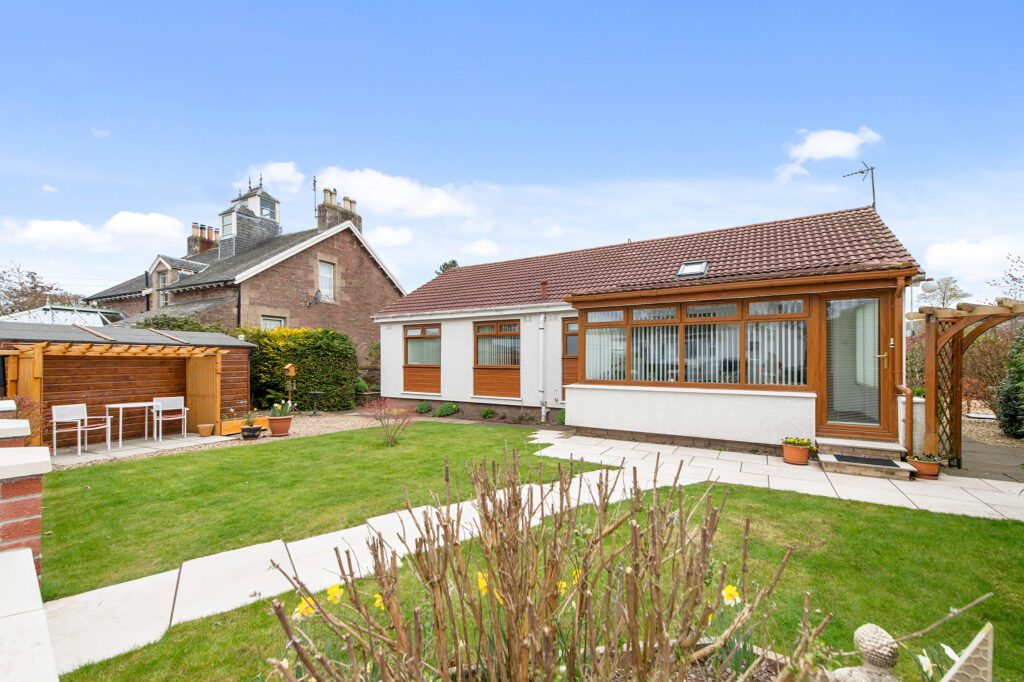 2 St Margarets Crescent 9