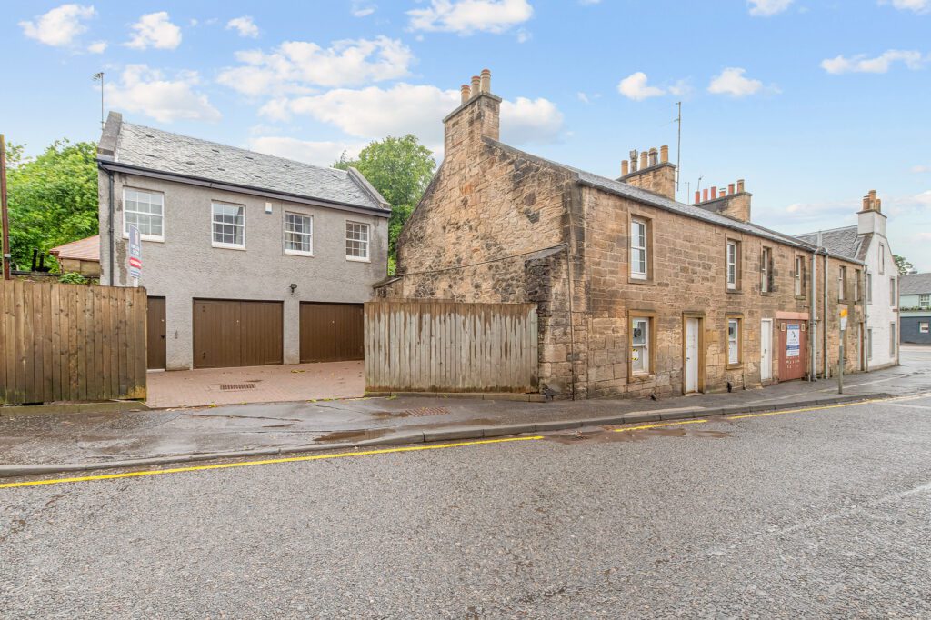 Preston Road, Linlithgow, EH49 Halliday Homes