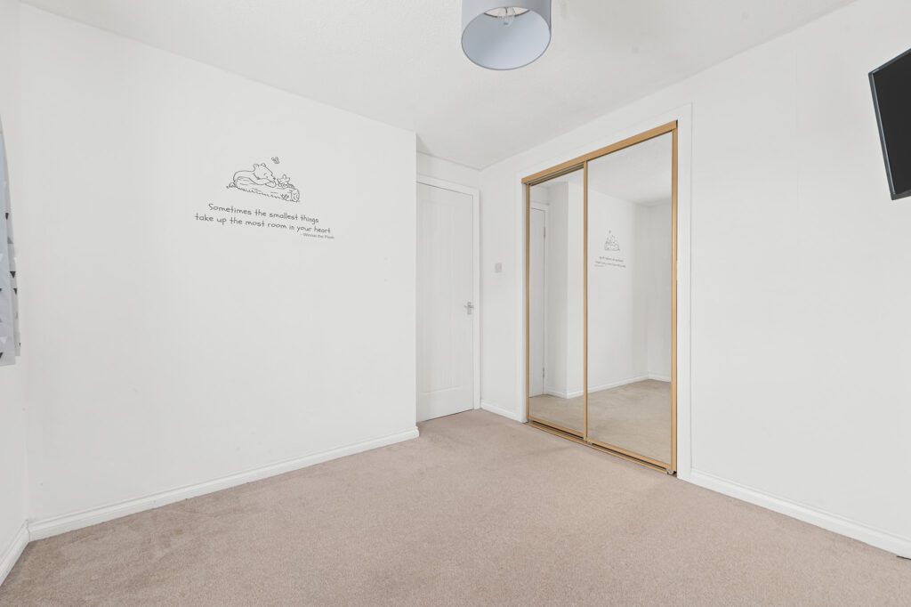 7 McVean Place 15