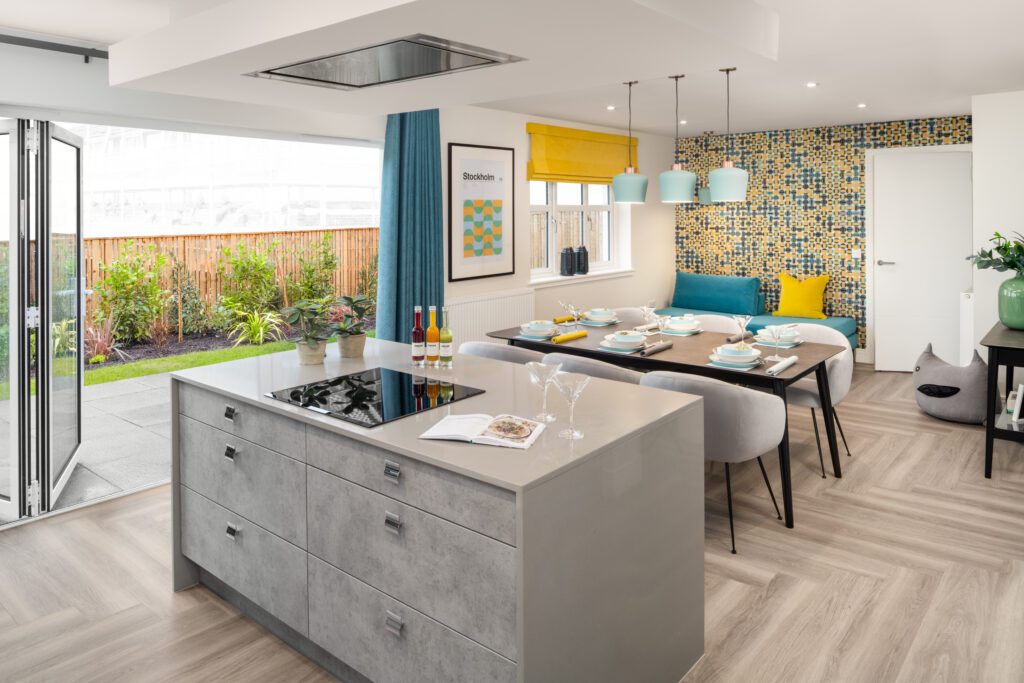 vb1640992_Darroch - Kitchen to Dinning to Family