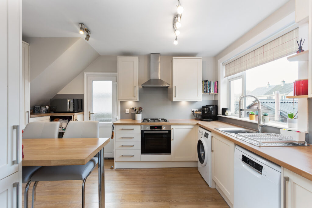 11 Highfield Avenue 13