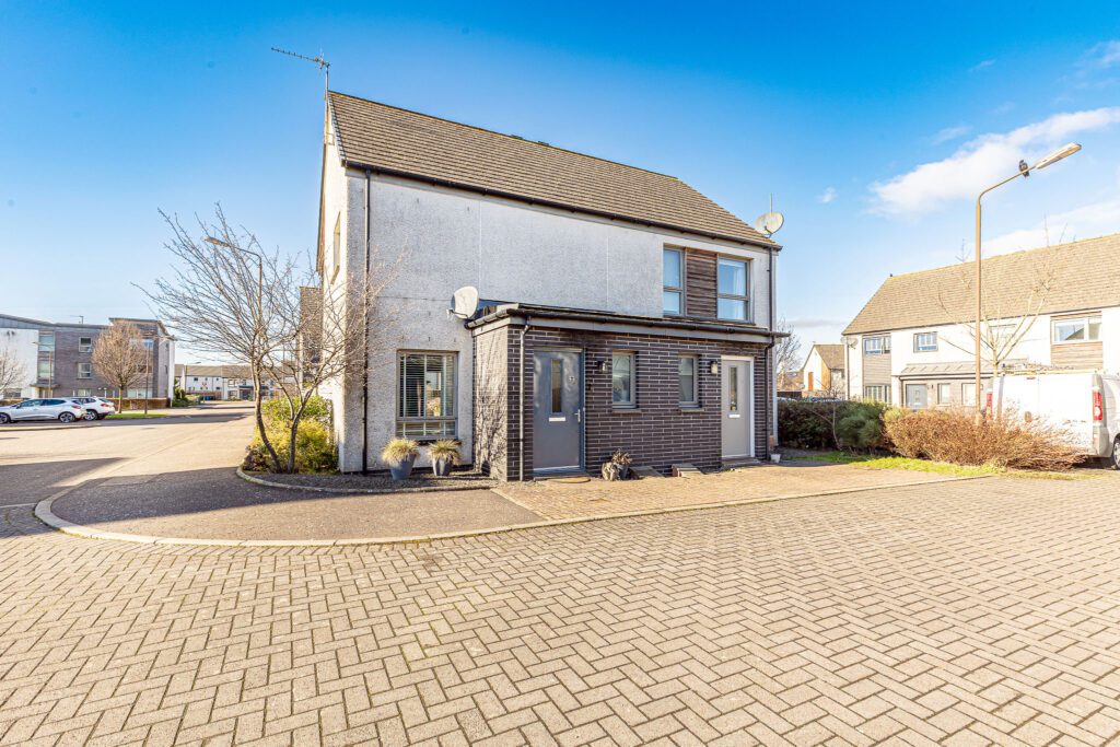 Weir Street, Raploch, FK8 Halliday Homes