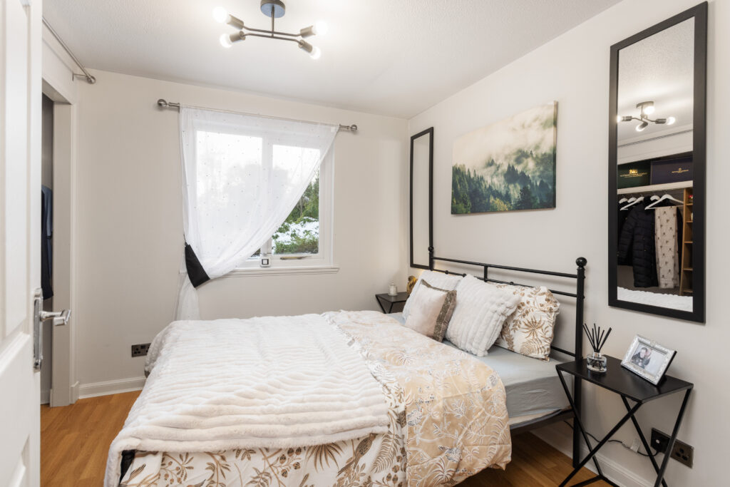 195 Waverley Crescent 13