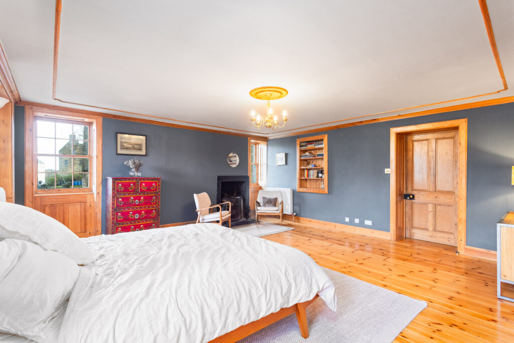 15 West Port 19