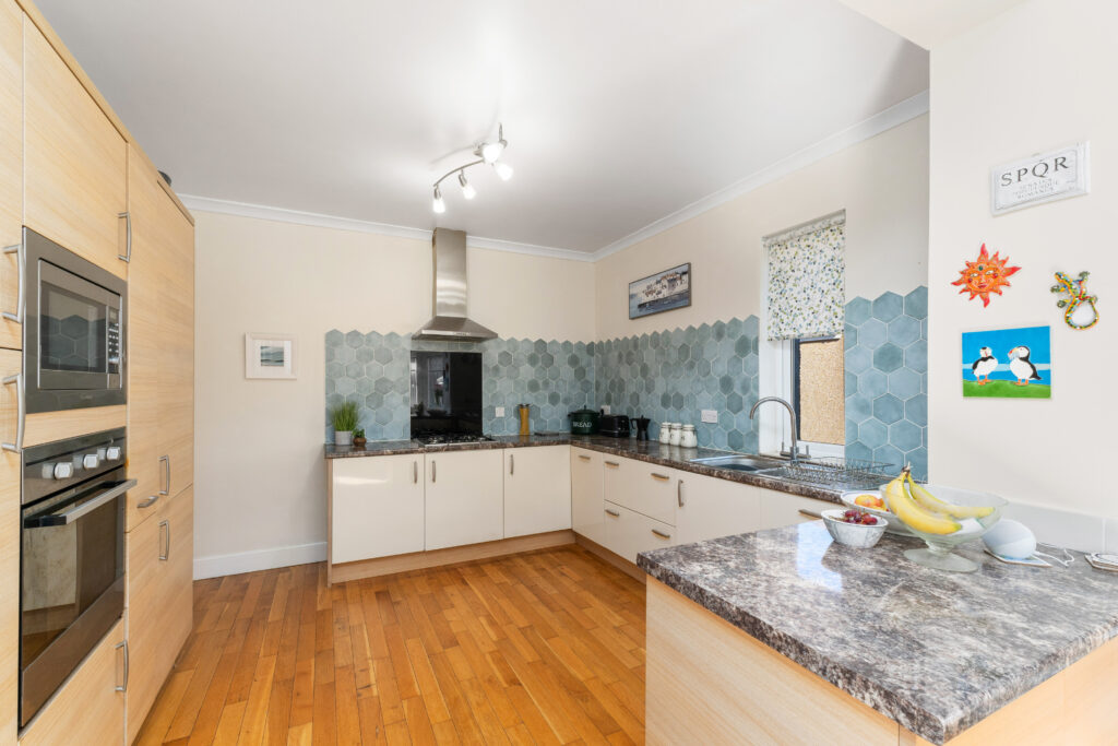 34 Grahamsdyke Road 19
