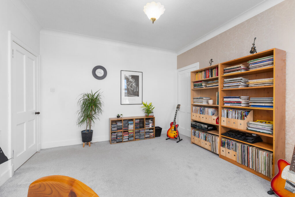 34 Grahamsdyke Road 23