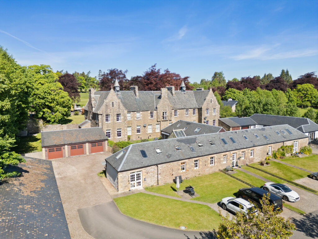 19 Strathearn House 01