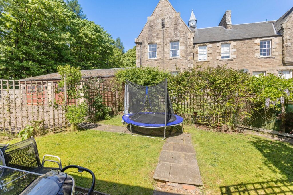 19 Strathearn House 15