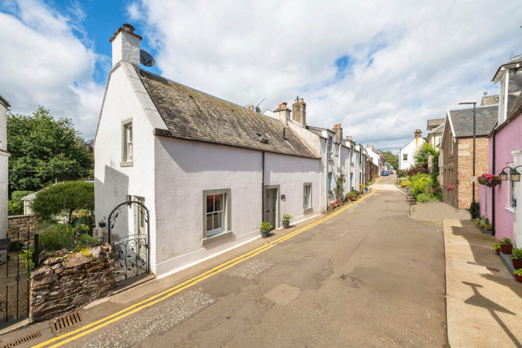 Pear Tree Cottage 01