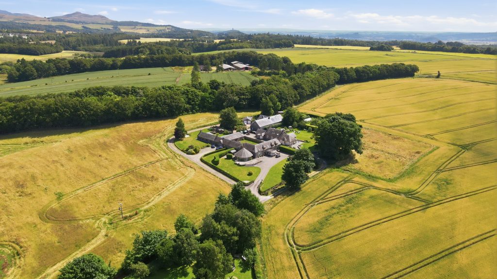 1_halliday_farm_house_001.jpg