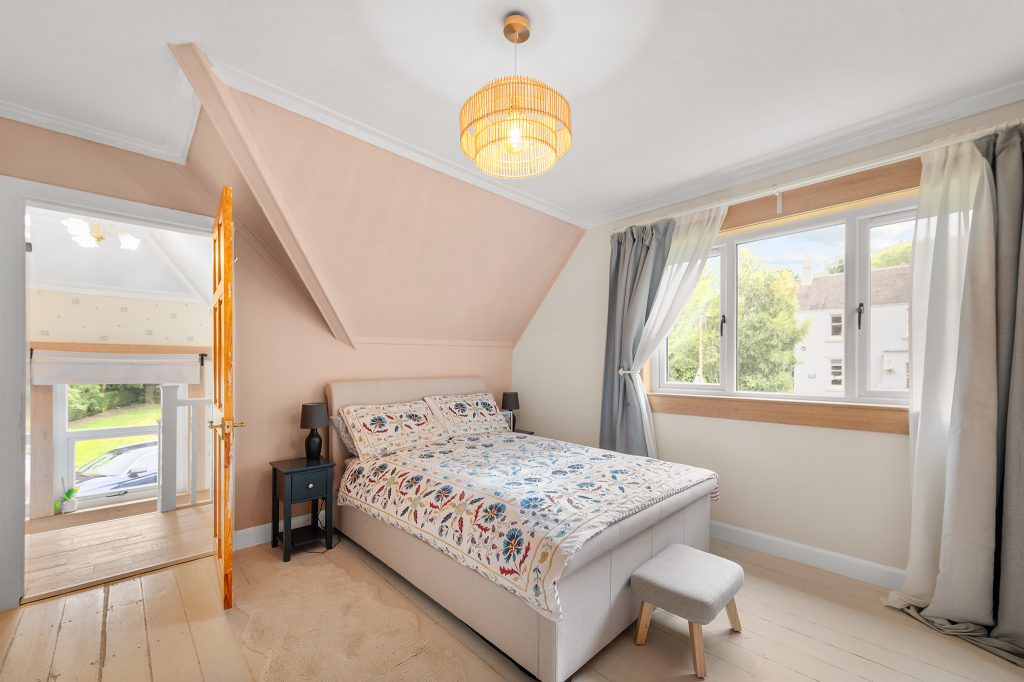 Masterbed2.jpg