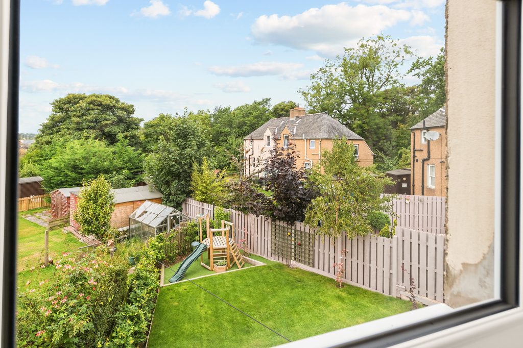 Viewtogarden.jpg