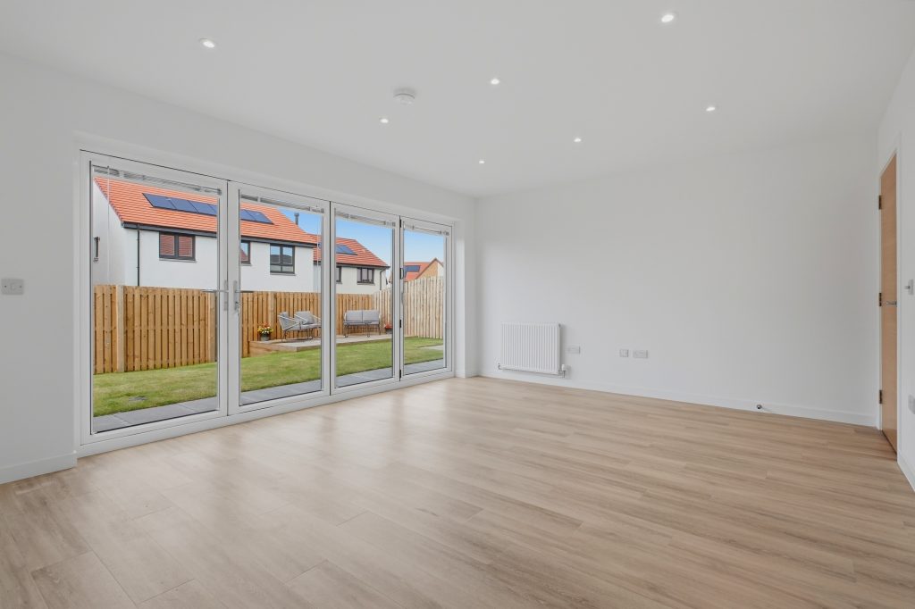 10_lochay_show_home_008.jpg