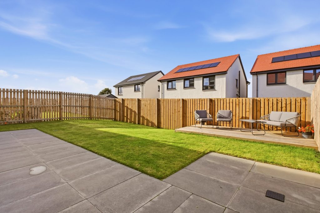 24_lochay_show_home_024.jpg