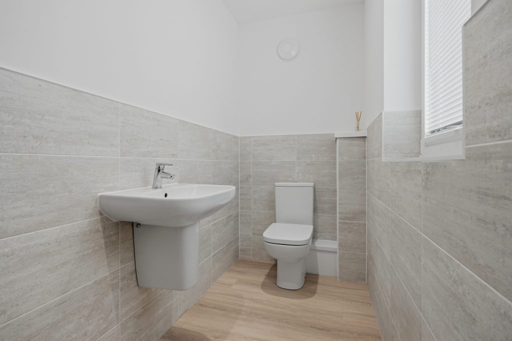 3_lochay_show_home_001.jpg