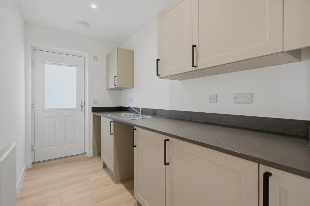 4_lochay_show_home_002.jpg