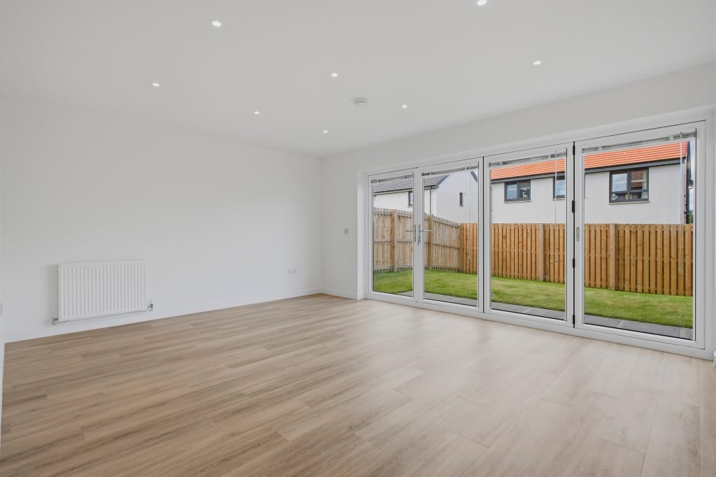 9_lochay_show_home_007.jpg